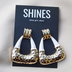 White & Gold Door Knockers Earrings